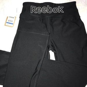 🌸 NWT Reebok yoga pant